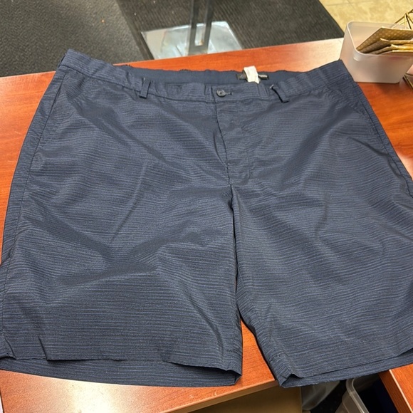 Greg Norman shorts size 40 // 052342 - Picture 1 of 2